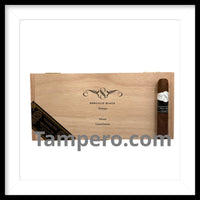 Load image into Gallery viewer, Sencillo Black Robusto premium cigar handcrafted in Estelí Nicaragua

